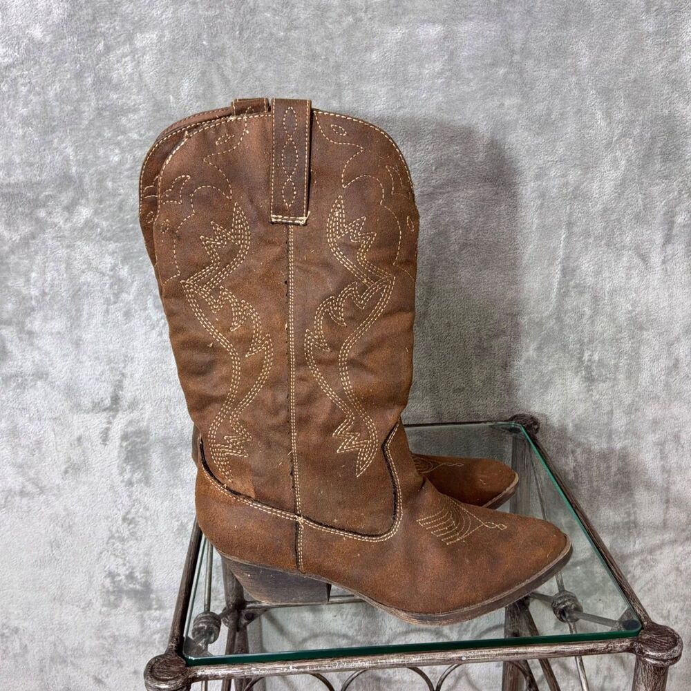 Austin Trading Co Rodeo Western Cowboy boots Womens size 8.5 Brown faux leather.